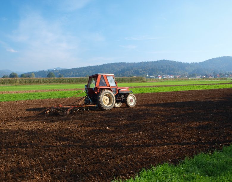 Advantages of Purchasing the Best Tractor Parts Online